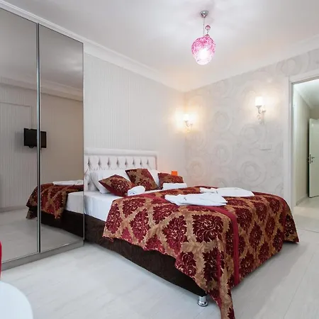 Central Cozy Studio With Balcony In The Historical Area Of Beyoglu * Stambuł
